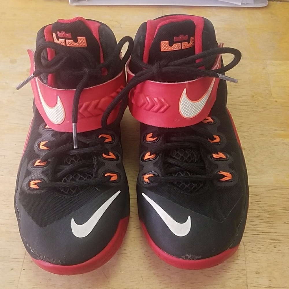 Boys Nike tennis shoes